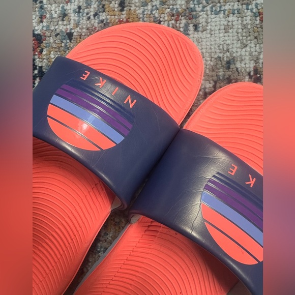 Girls Nike Slides - Picture 5 of 6